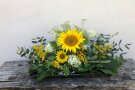 Blumengesteck mit Sonnenblumen